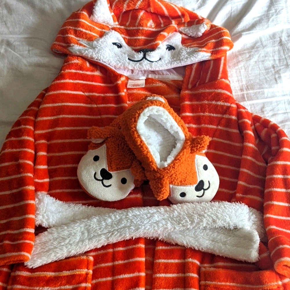Cat & Jack Boys Size 4T/5T Fox Robe & Slipper Set